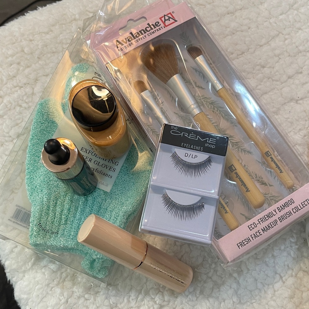 Avalanche Bamboo Makeup Brush Collection products bundle: stocking stuffers - Picture 2 of 12